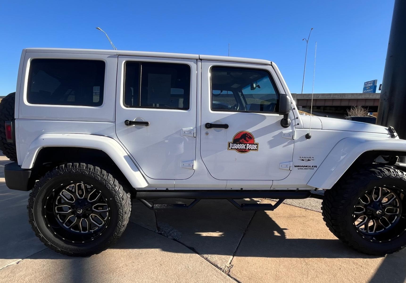 2017 WHITE JEEP WRANGLER UNLIMITED S Unlimited Sahara 4WD (1C4BJWEGXHL) with an 3.6L V6 DOHC 24V FFV engine, located at 8101 E. Skelly Dr., Tulsa, OK, 74129, (918) 592-3593, 36.121891, -95.888802 - Photo #2